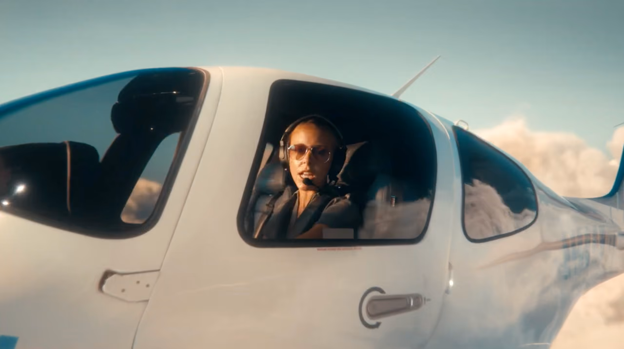 United Airlines Recruitment Campaign — frame 7
